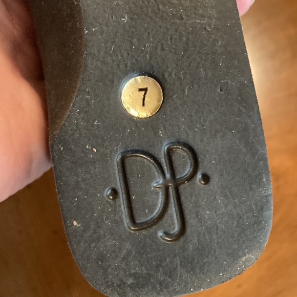 DONALD J PLINER (Made in Spain) Womens Wedge - size 7 - Picture 16 of 16